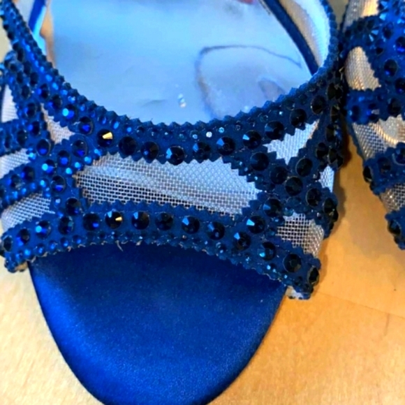 Badgley Mischka Tansy Ankle-Strap Evening Sandals - Picture 8 of 12